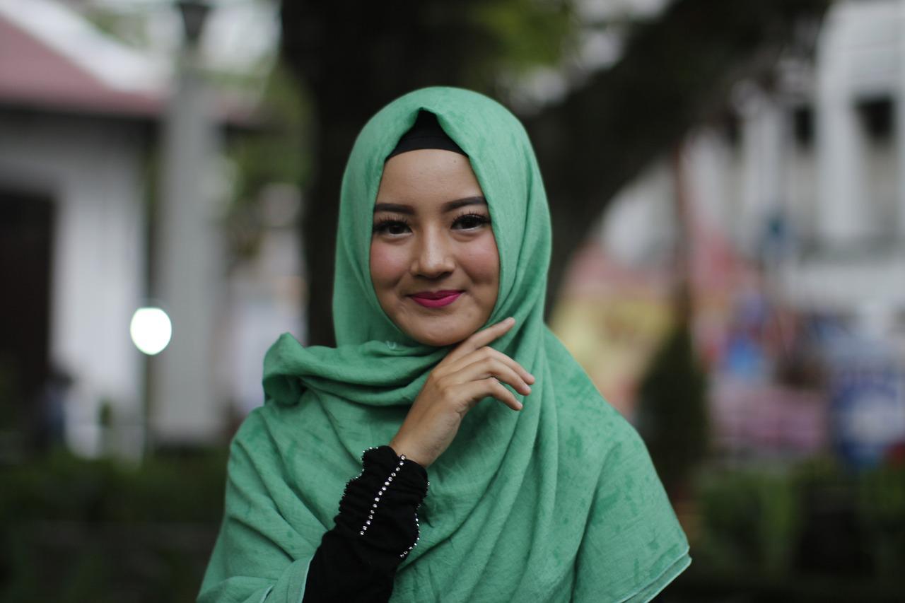 memilih hijab sesuai bentuk wajah