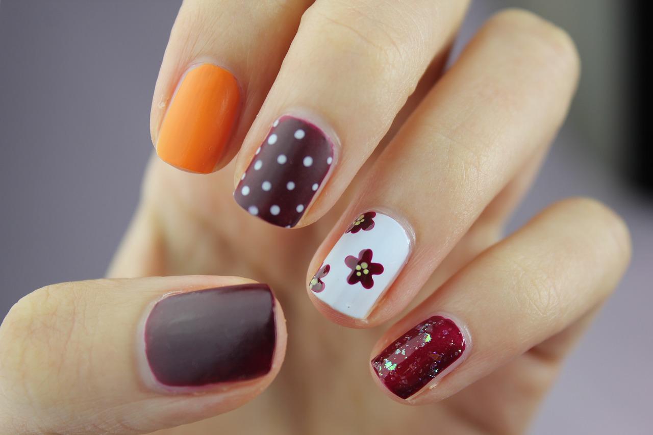 mengenal nail art