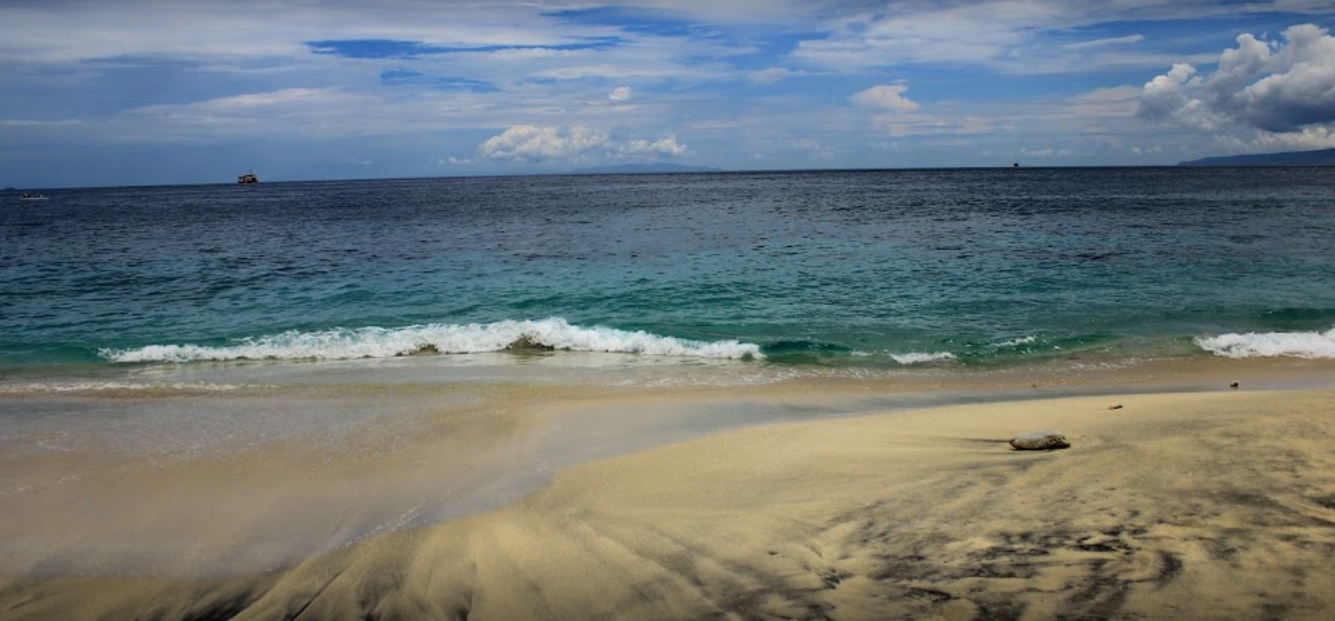 Pantai Bias Tugel