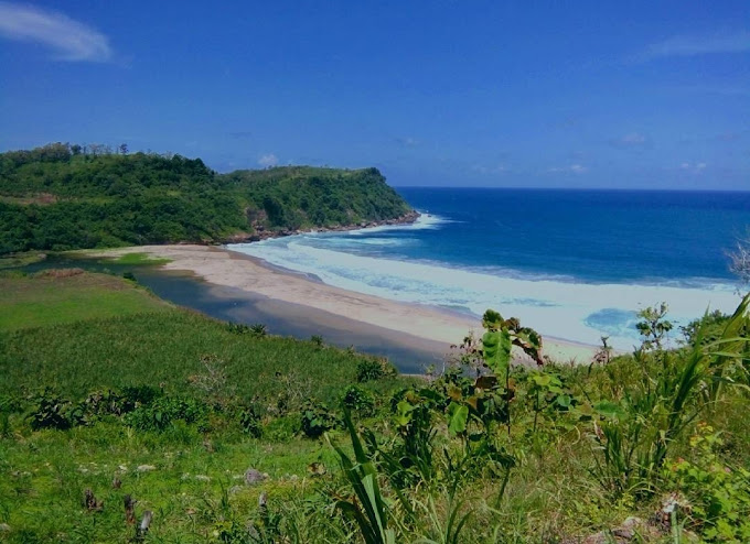 Pantai Gayasan blitar