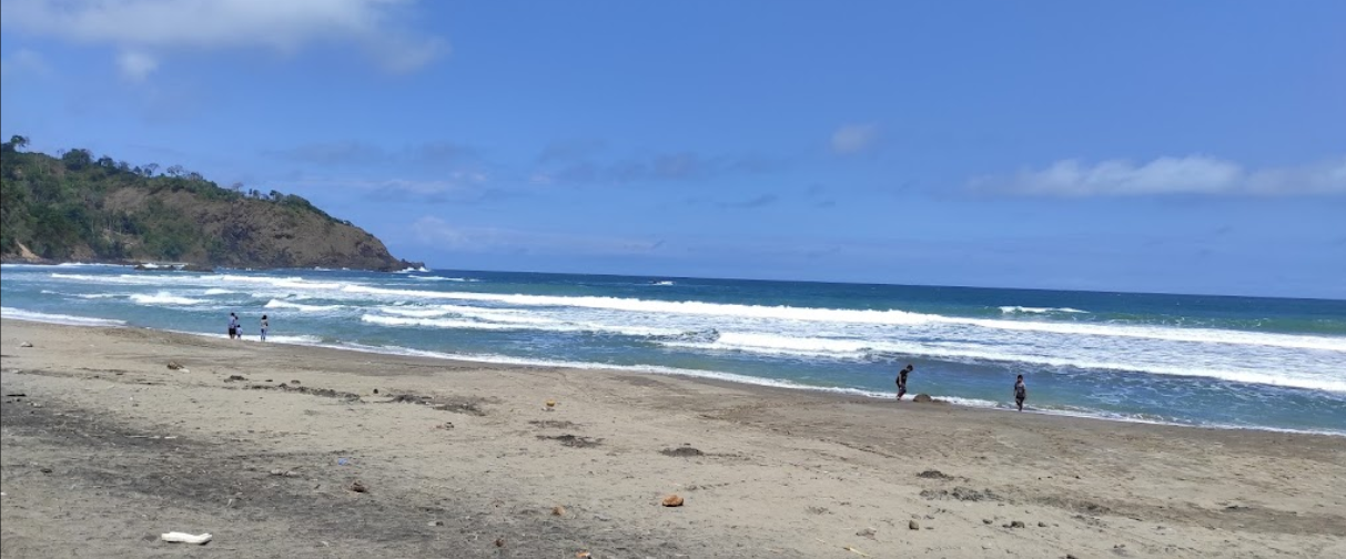 Pantai Jolosutra blitar