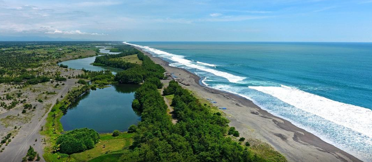 Pantai wisata Pantai Laguna Lembupurwo kebumen