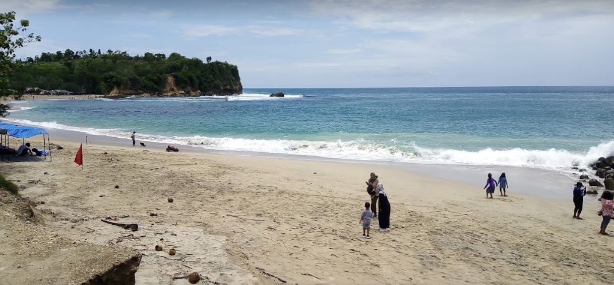 Pantai Tambakrejo blitar