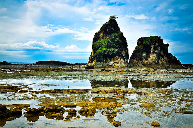 Pantai Tanjung Layar