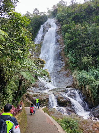 Air Terjun Sikarim