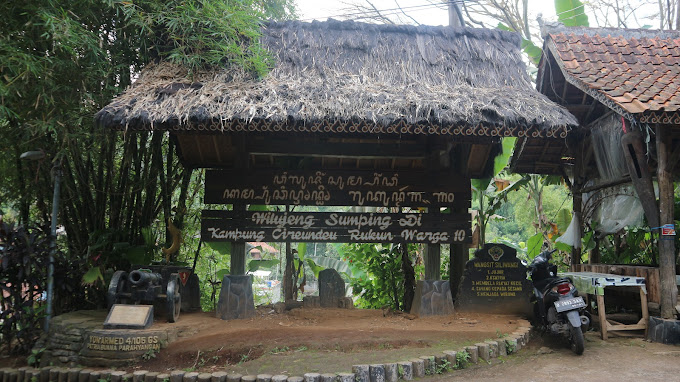 Kampung Adat Cireundeu Cimahi