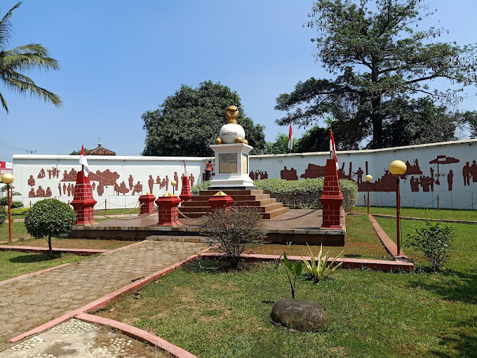 Monumen Kebulatan Tekad