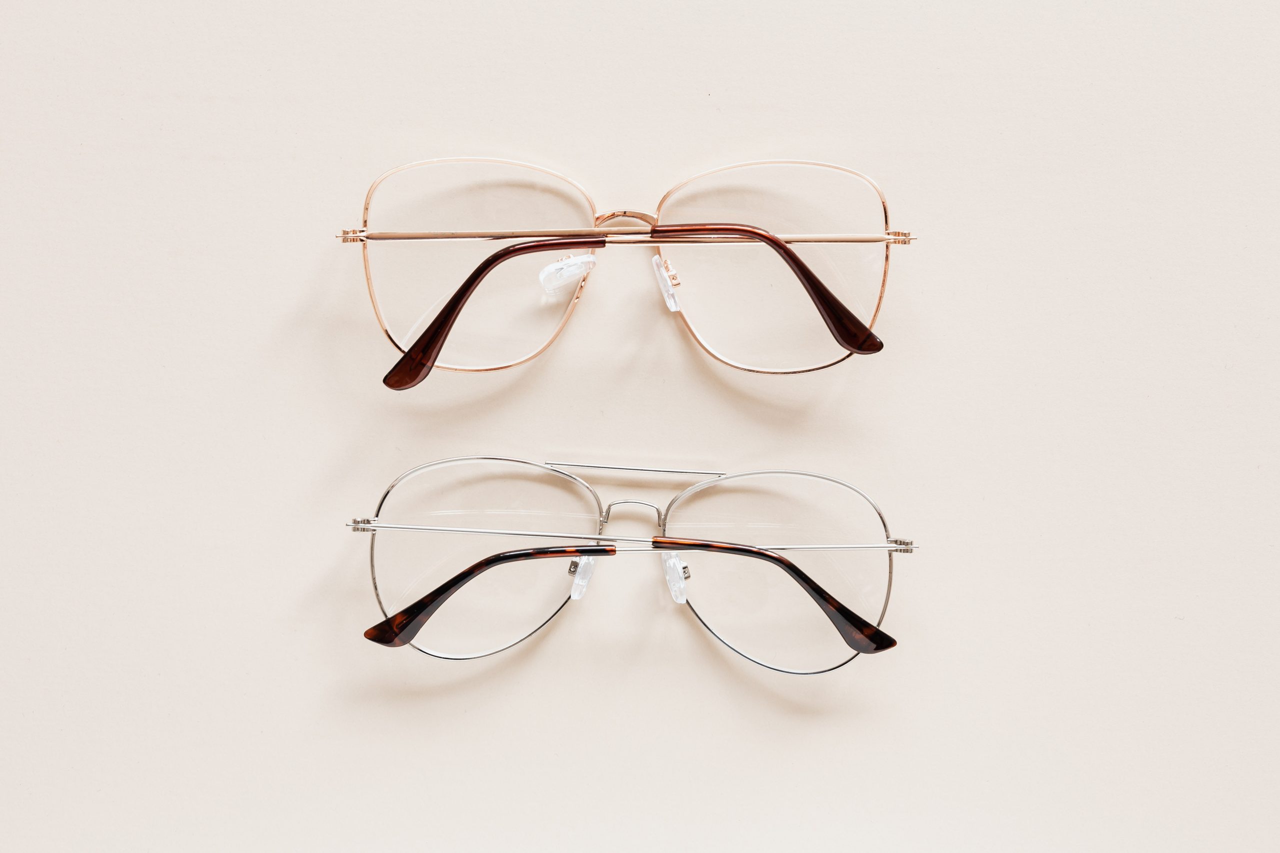 Rekomendasi Merk Frame Kacamata Populer dan Harganya